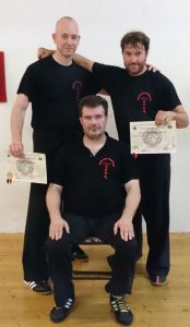 Sifu Dieter Heinsohn mit seinen Schwarzgurten