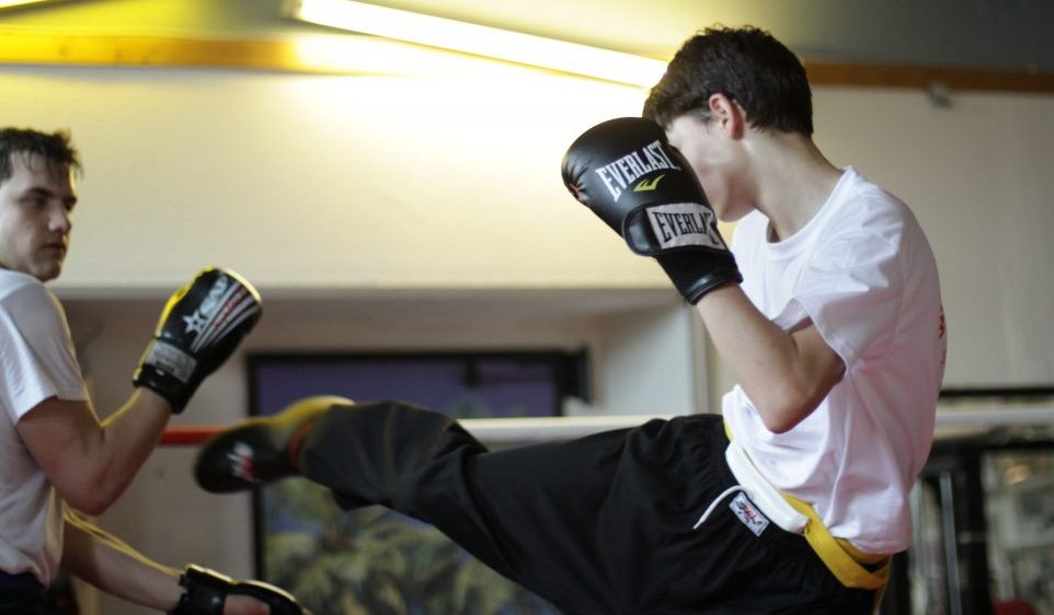 Kickboxtraining im Boxring